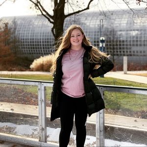 Meet your Posher, Kayla